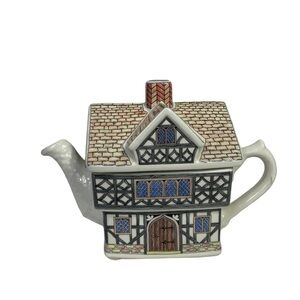 Sadler Teapot English Country House Made in England